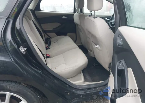 2015 Ford Focus Se z USA, uszkodzony, nr VIN 1FADP3K26FL292831